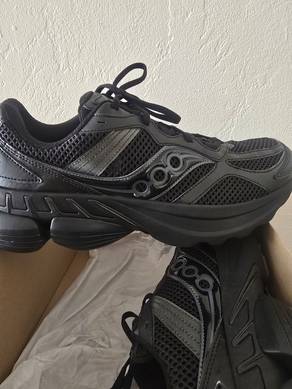 Saucony Men’s Black Running Sneakers
